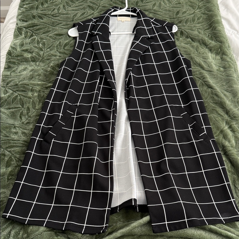 MELLODAY Monochrome Checkered Sleeveless Top